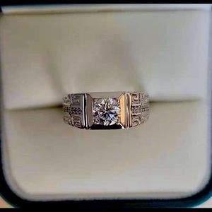 Men 1 carat moissanite ring